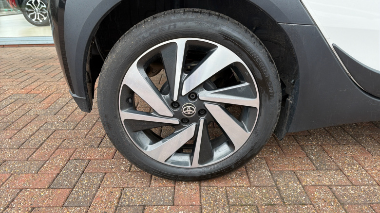 Toyota Aygo X 1.0 VVT-i Edge 5dr Petrol Hatchback